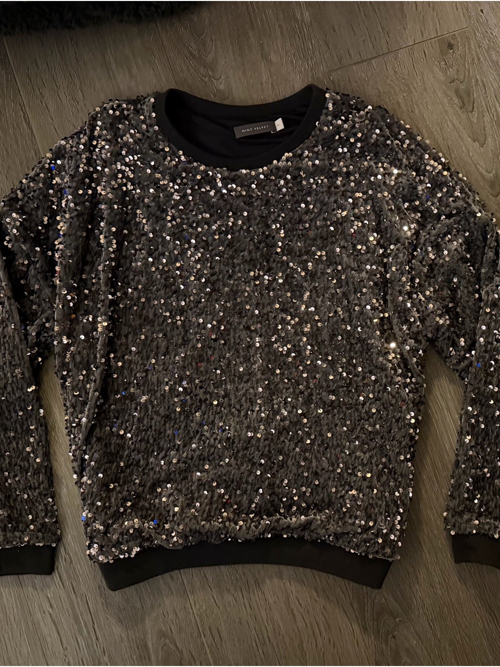 Sequin-Embellished Black/Silver Crewneck Sweater mint Velvet